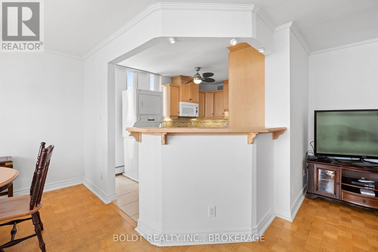 902 - 35 TOWERING HEIGHTS BOULEVARD Image 9