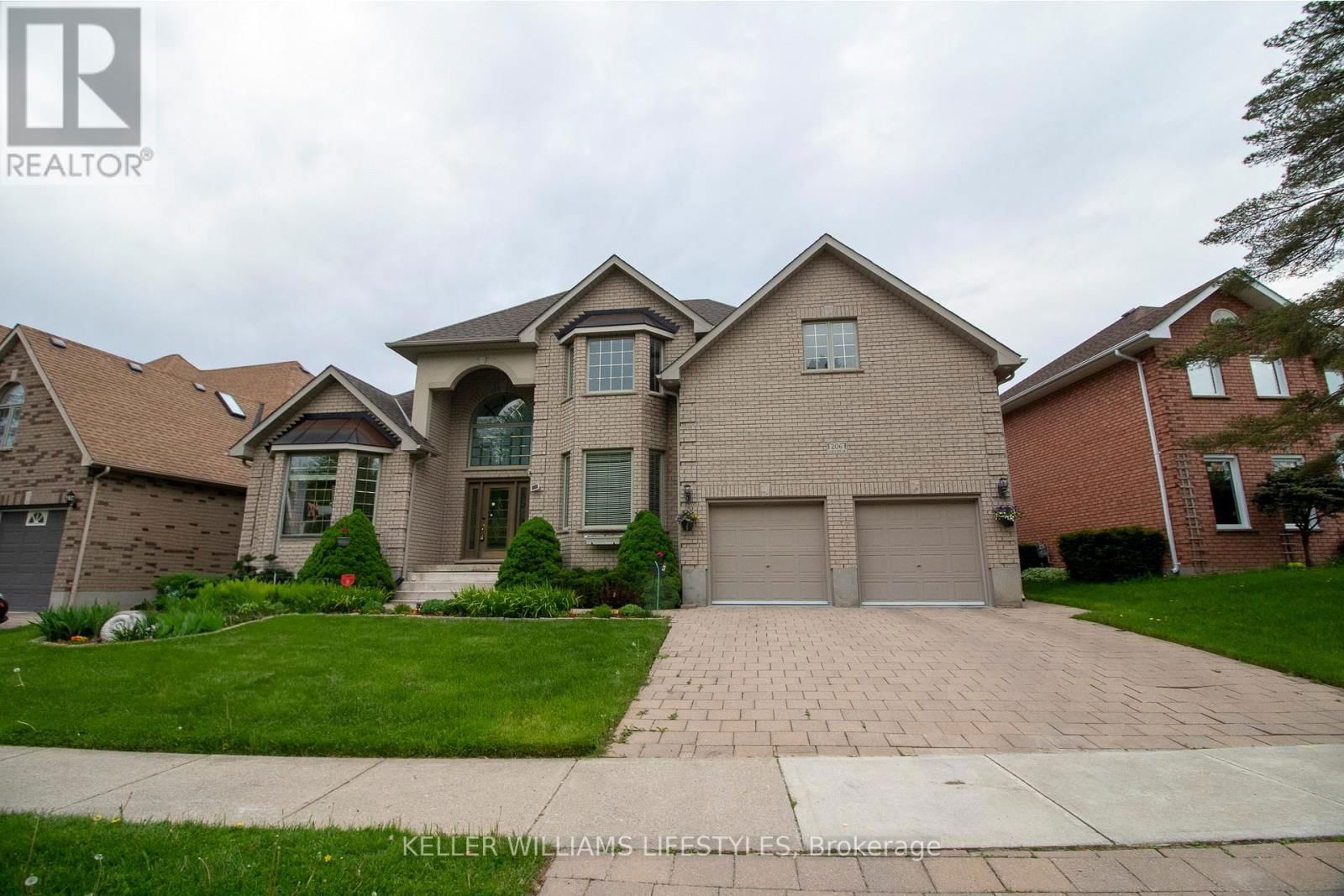 206 AMBLESIDE DRIVE Image 1
