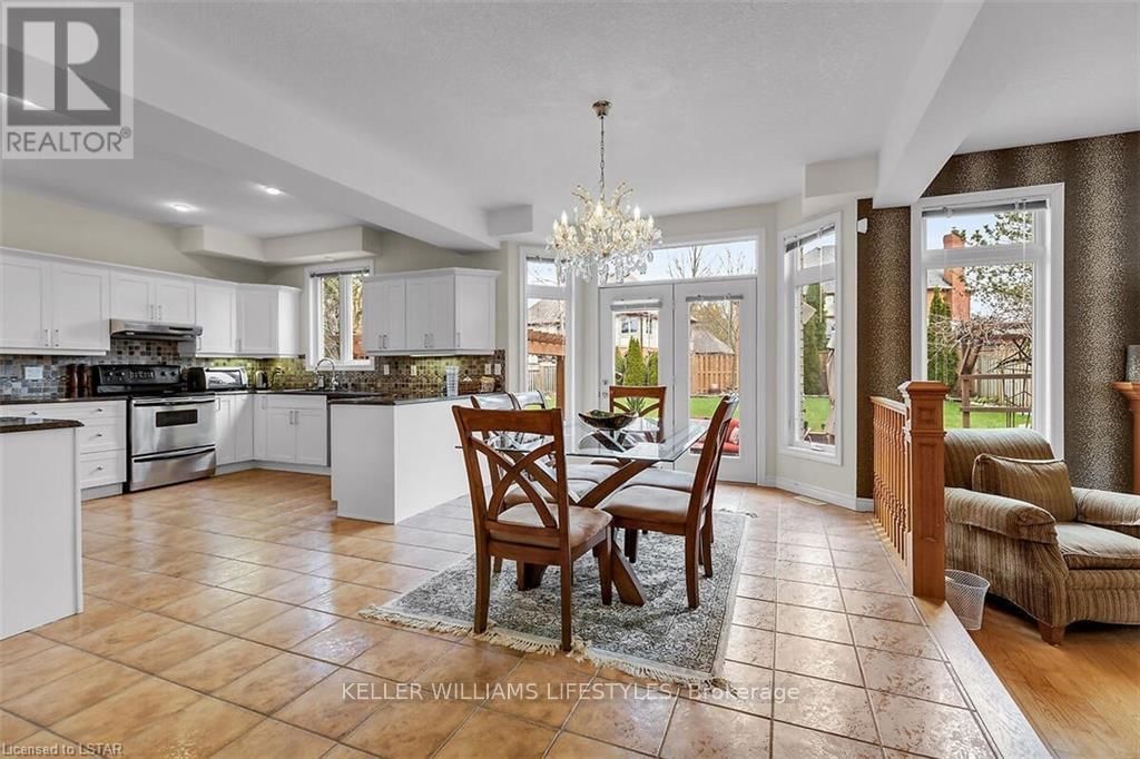 206 AMBLESIDE DRIVE Image 19