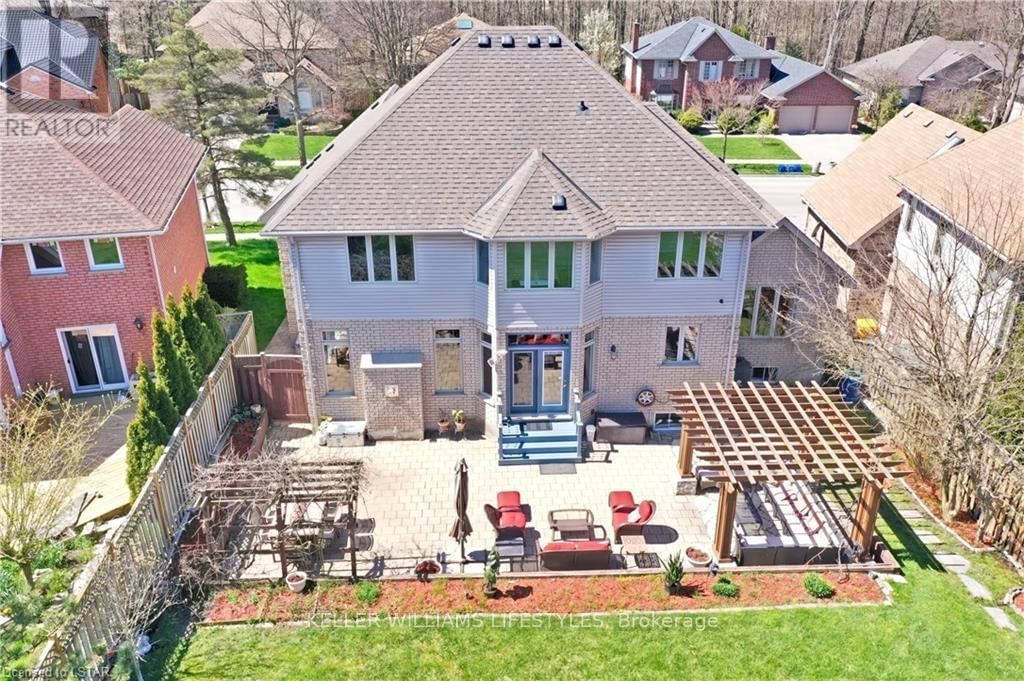 206 AMBLESIDE DRIVE Image 27