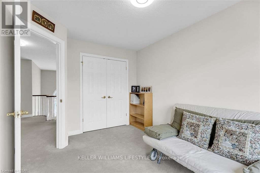 206 AMBLESIDE DRIVE Image 30