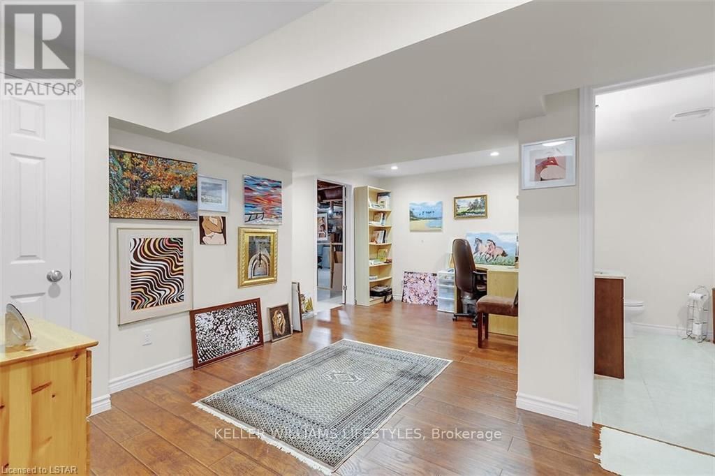 206 AMBLESIDE DRIVE Image 36