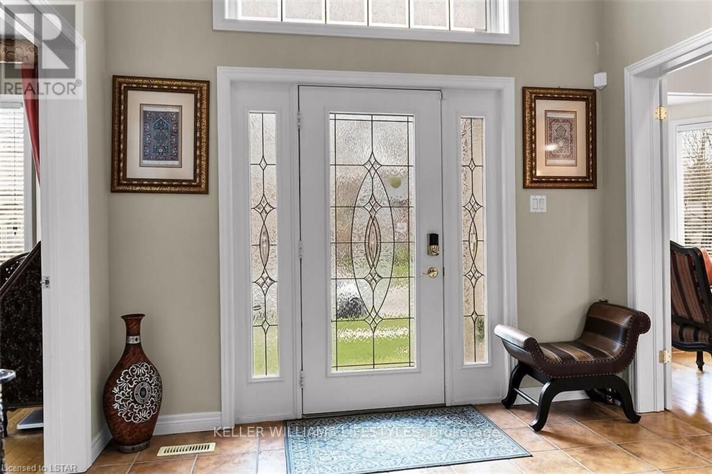 206 AMBLESIDE DRIVE Image 5