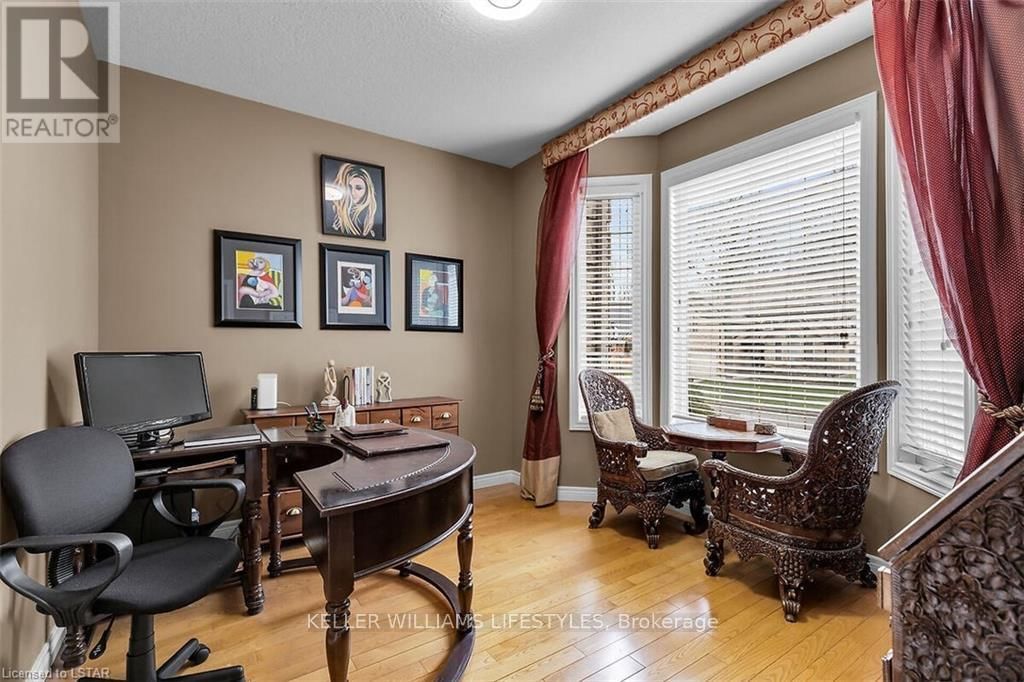 206 AMBLESIDE DRIVE Image 6