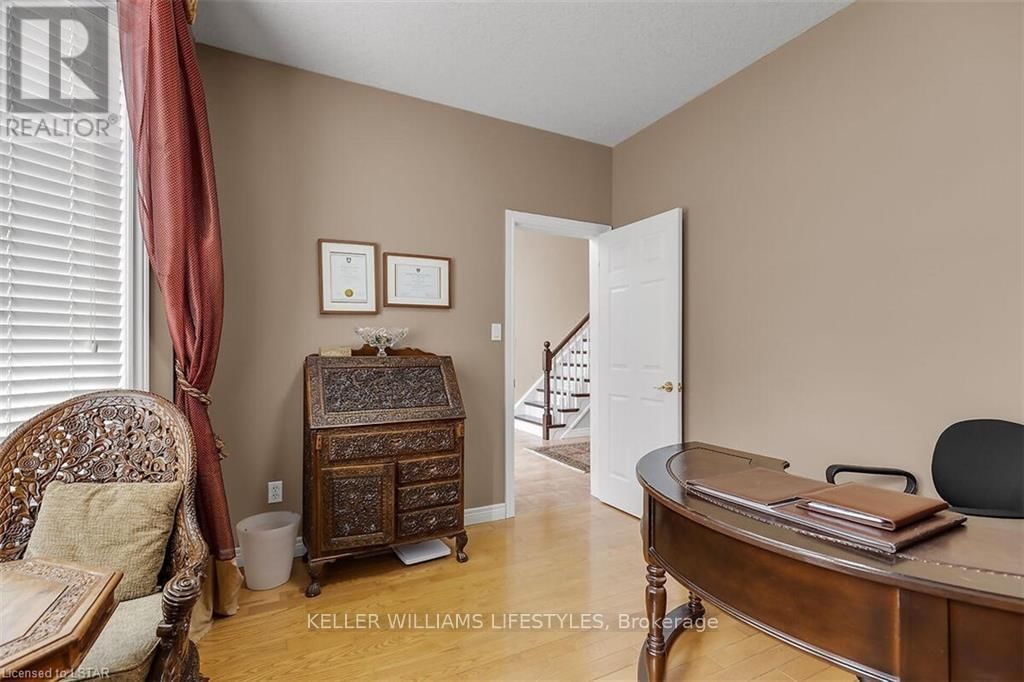 206 AMBLESIDE DRIVE Image 7