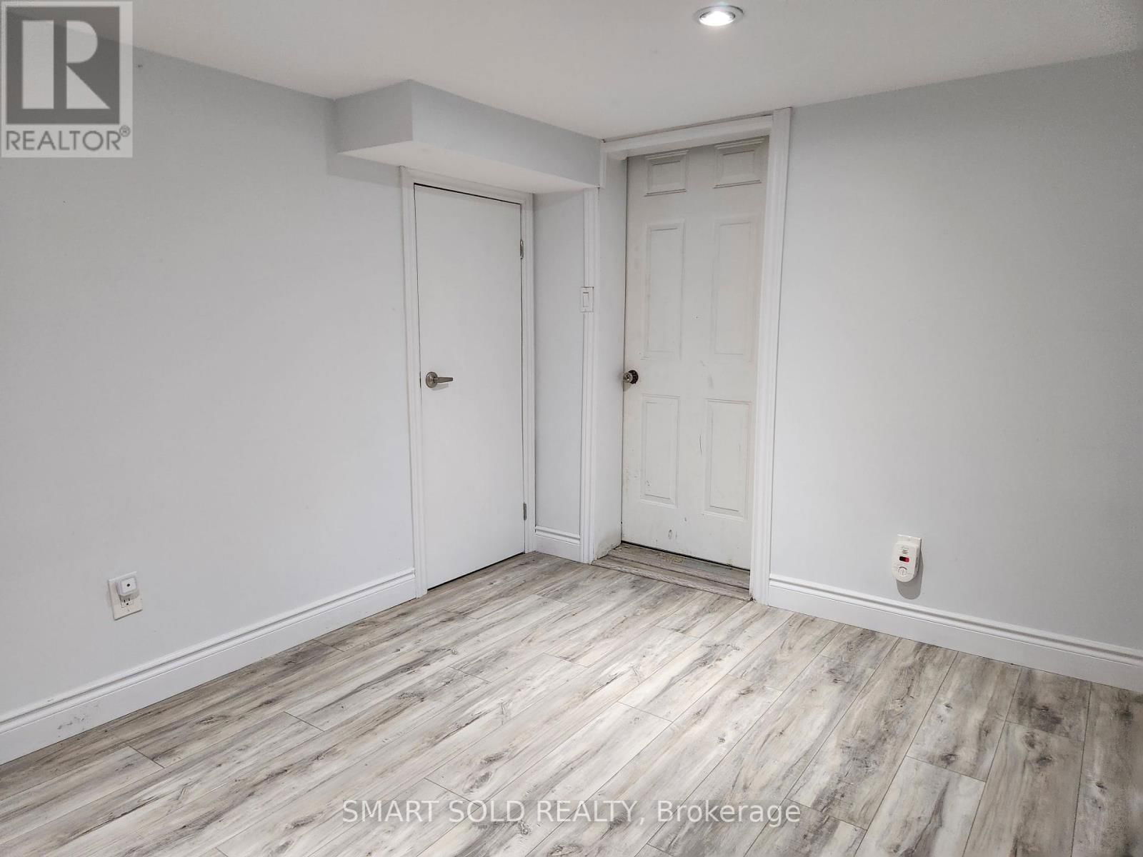 1 - 697 WILSON STREET Image 11