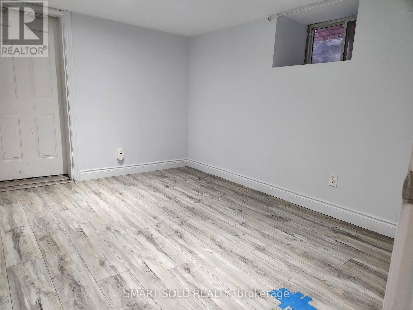 1 - 697 WILSON STREET Image 15