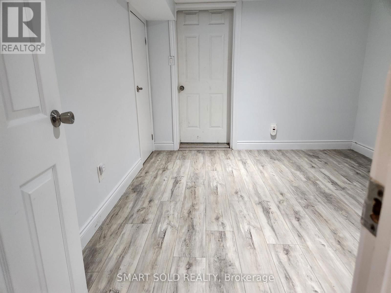 1 - 697 WILSON STREET Image 16