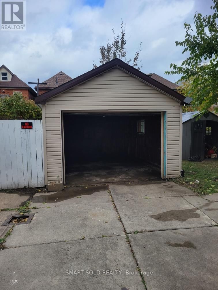 1 - 697 WILSON STREET Image 22