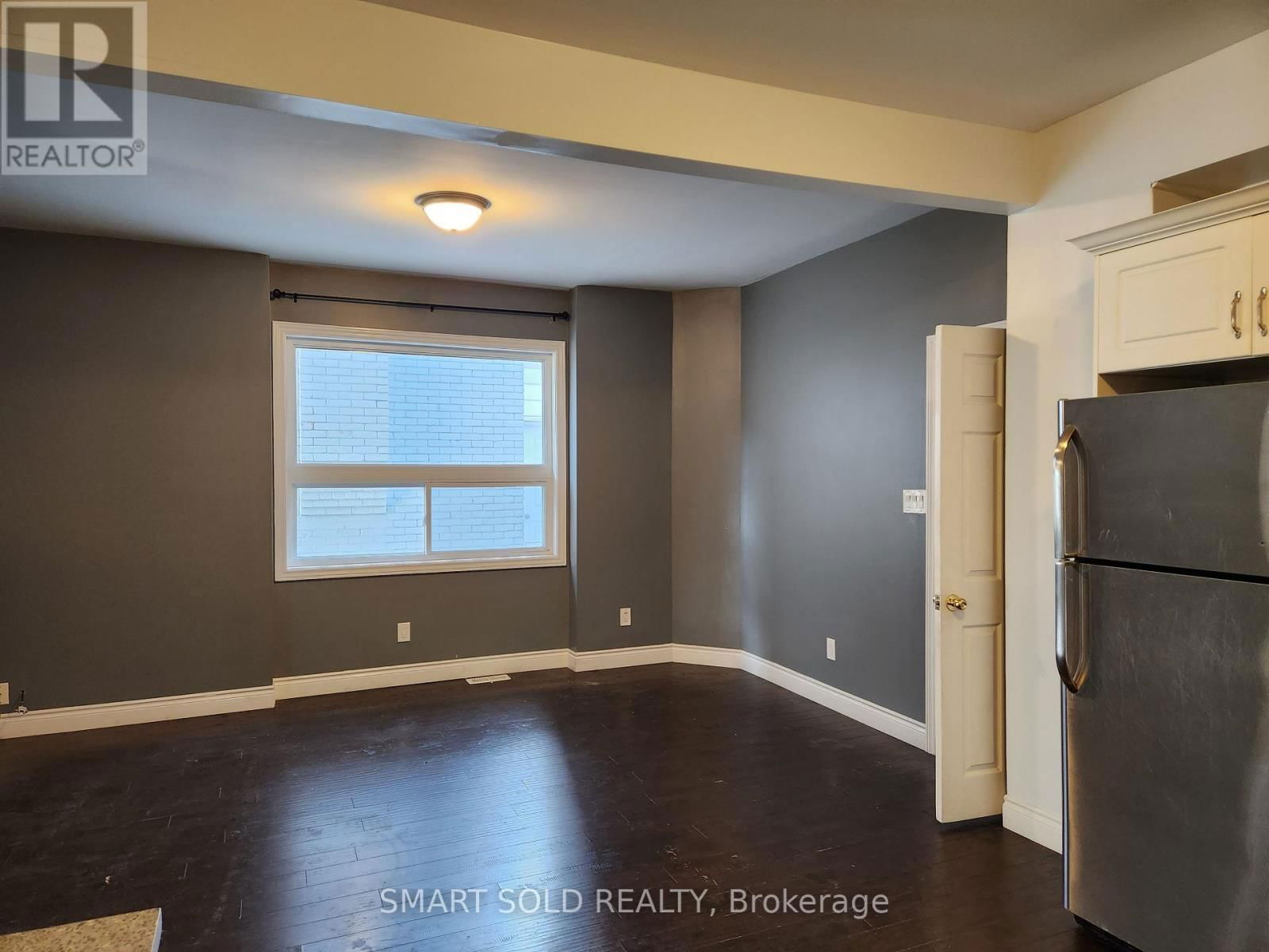 1 - 697 WILSON STREET Image 3