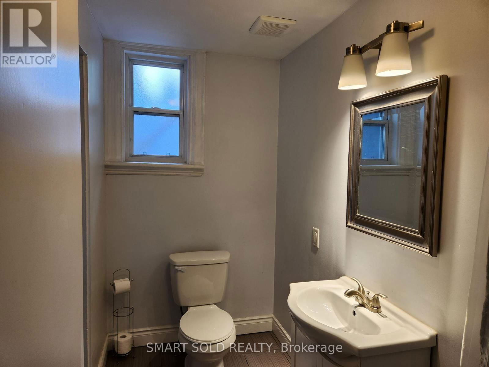 1 - 697 WILSON STREET Image 8