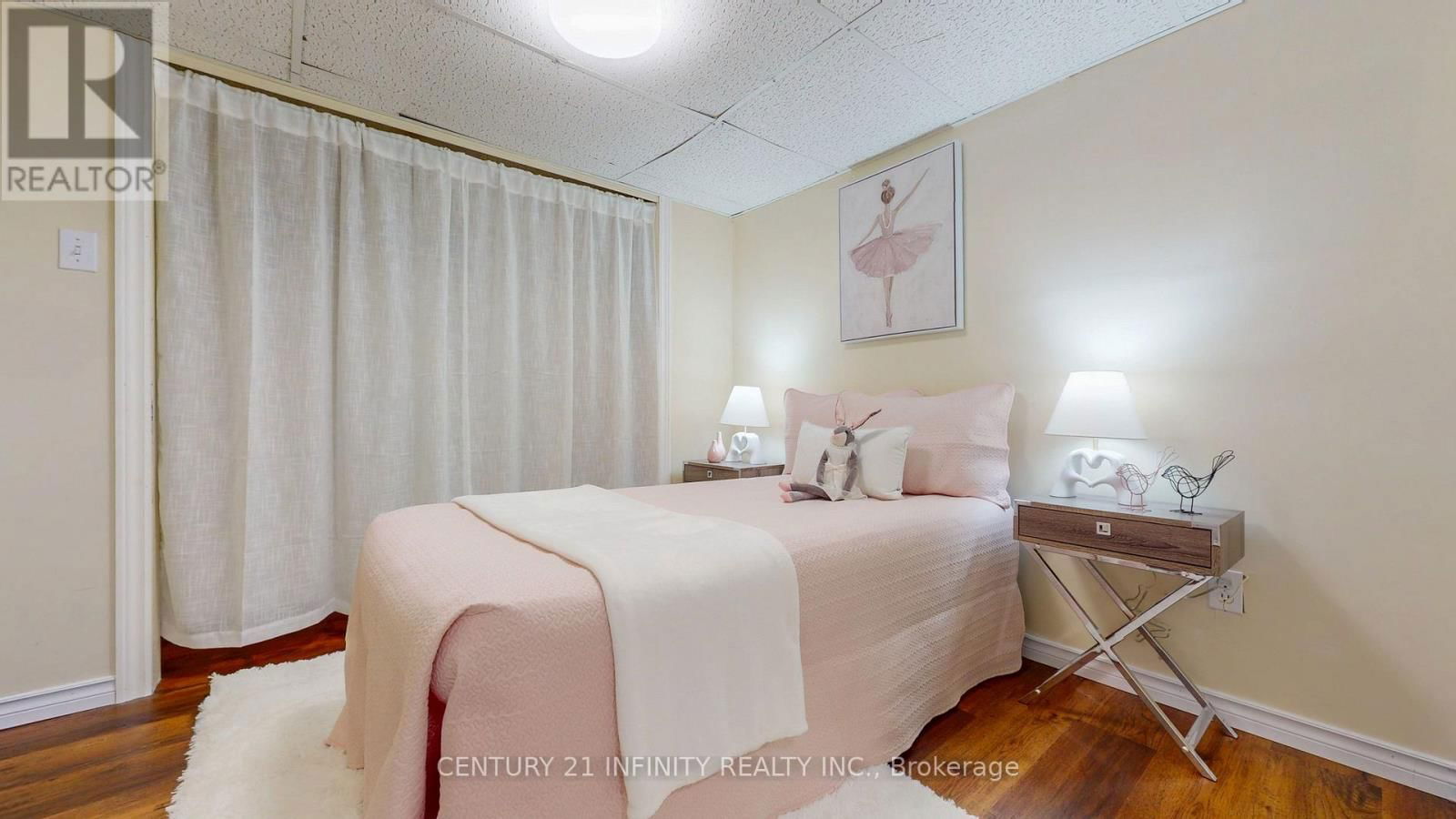 66 COWANS CRESCENT Image 18