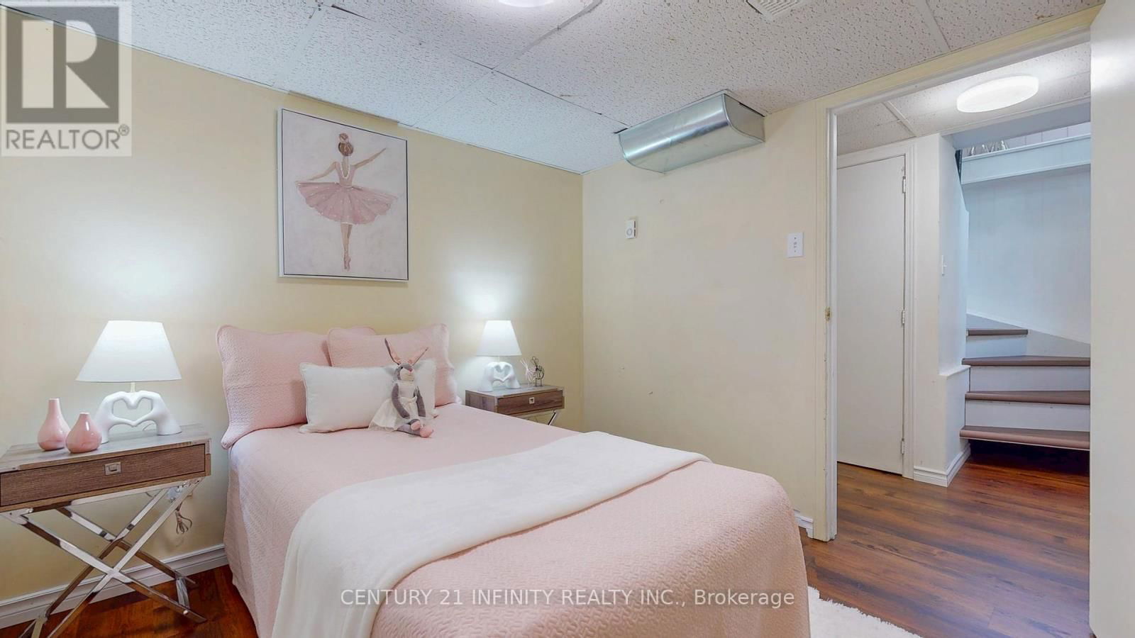 66 COWANS CRESCENT Image 19
