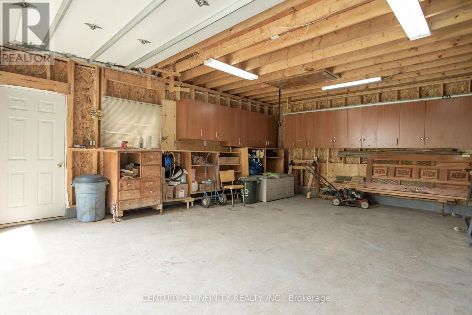 66 COWANS CRESCENT Image 35