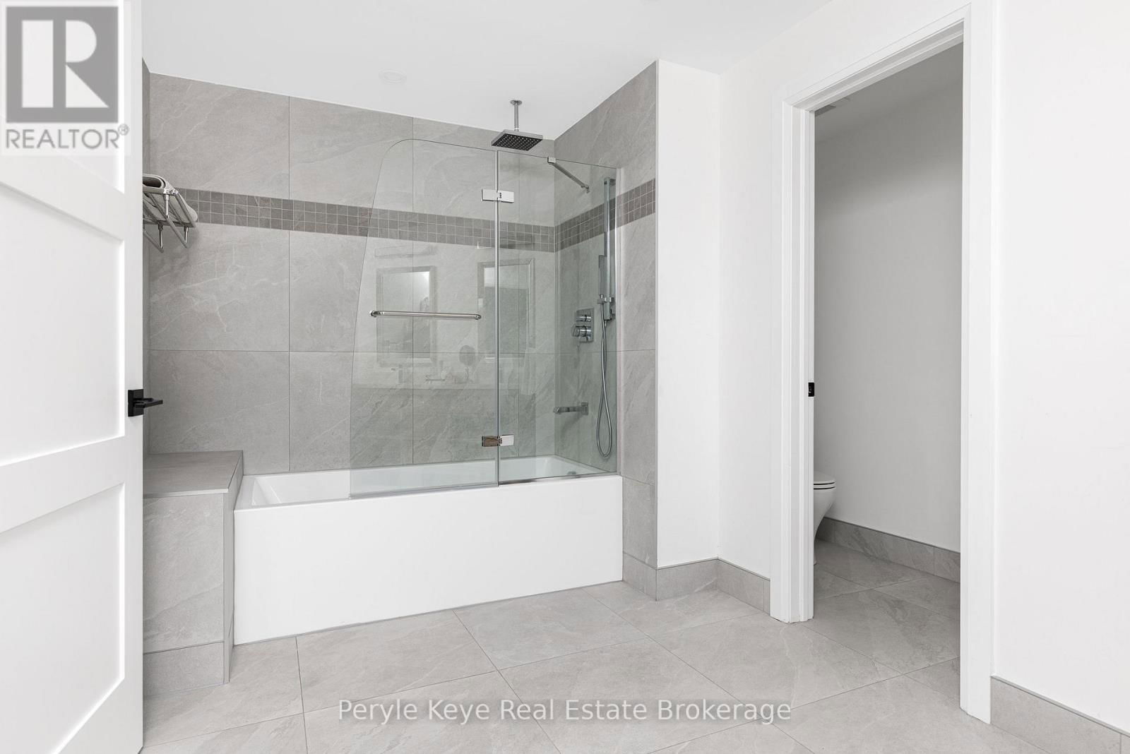 86 CLAREN CRESCENT Image 34