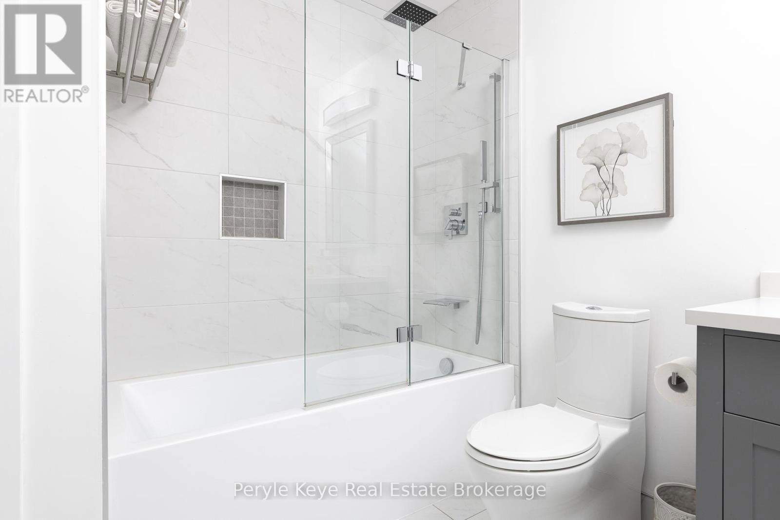 86 CLAREN CRESCENT Image 41