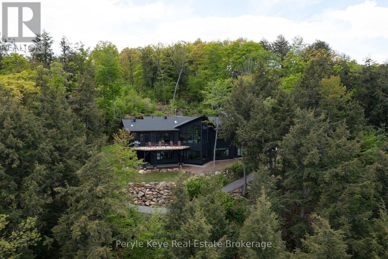 86 CLAREN CRESCENT Image 48