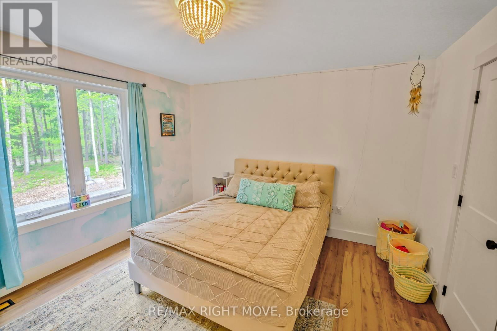 1025 DAVIS DRIVE Image 19
