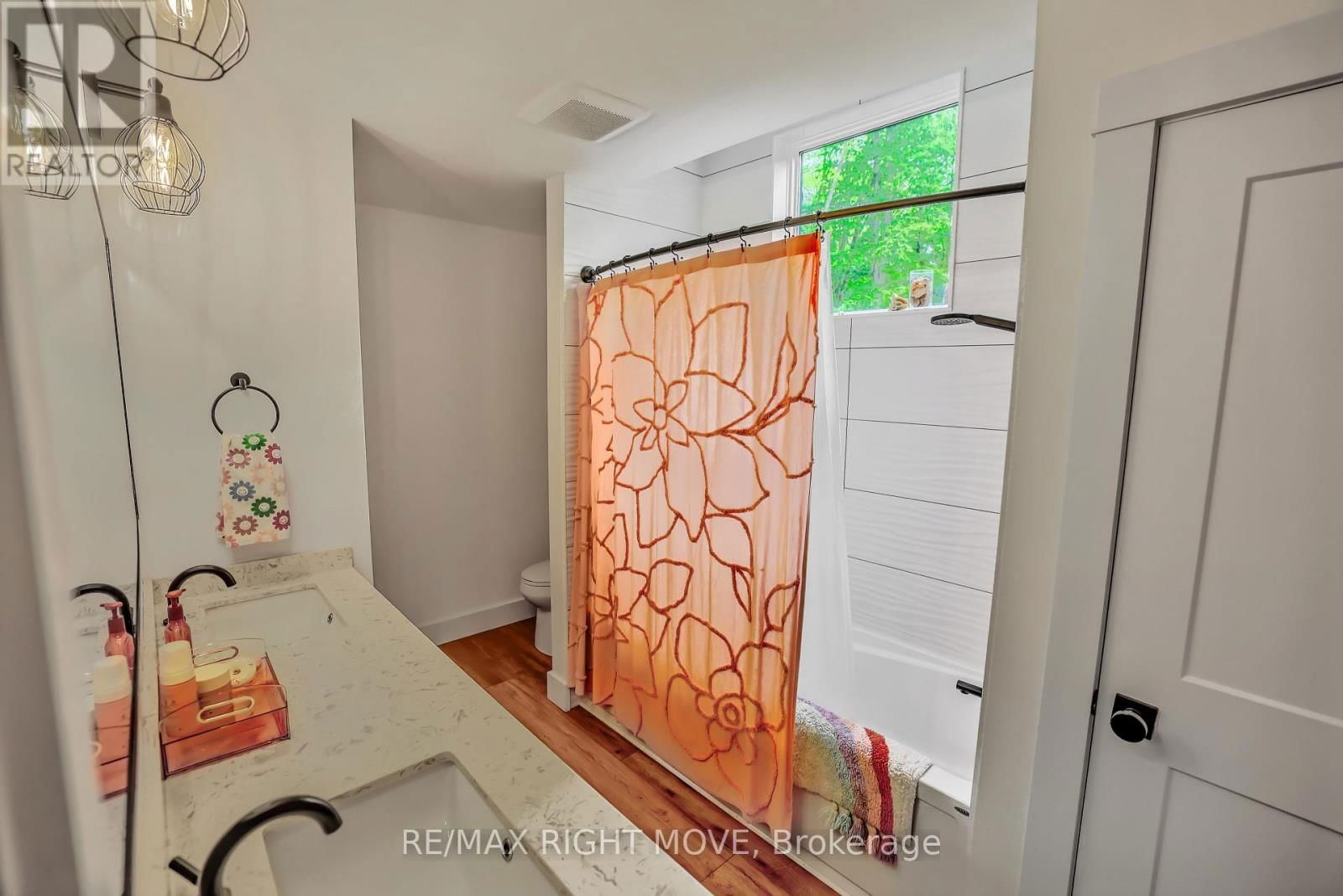1025 DAVIS DRIVE Image 20