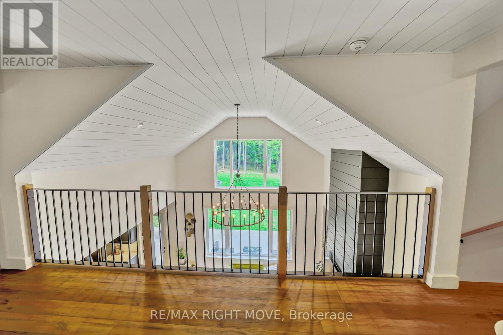 1025 DAVIS DRIVE Image 21
