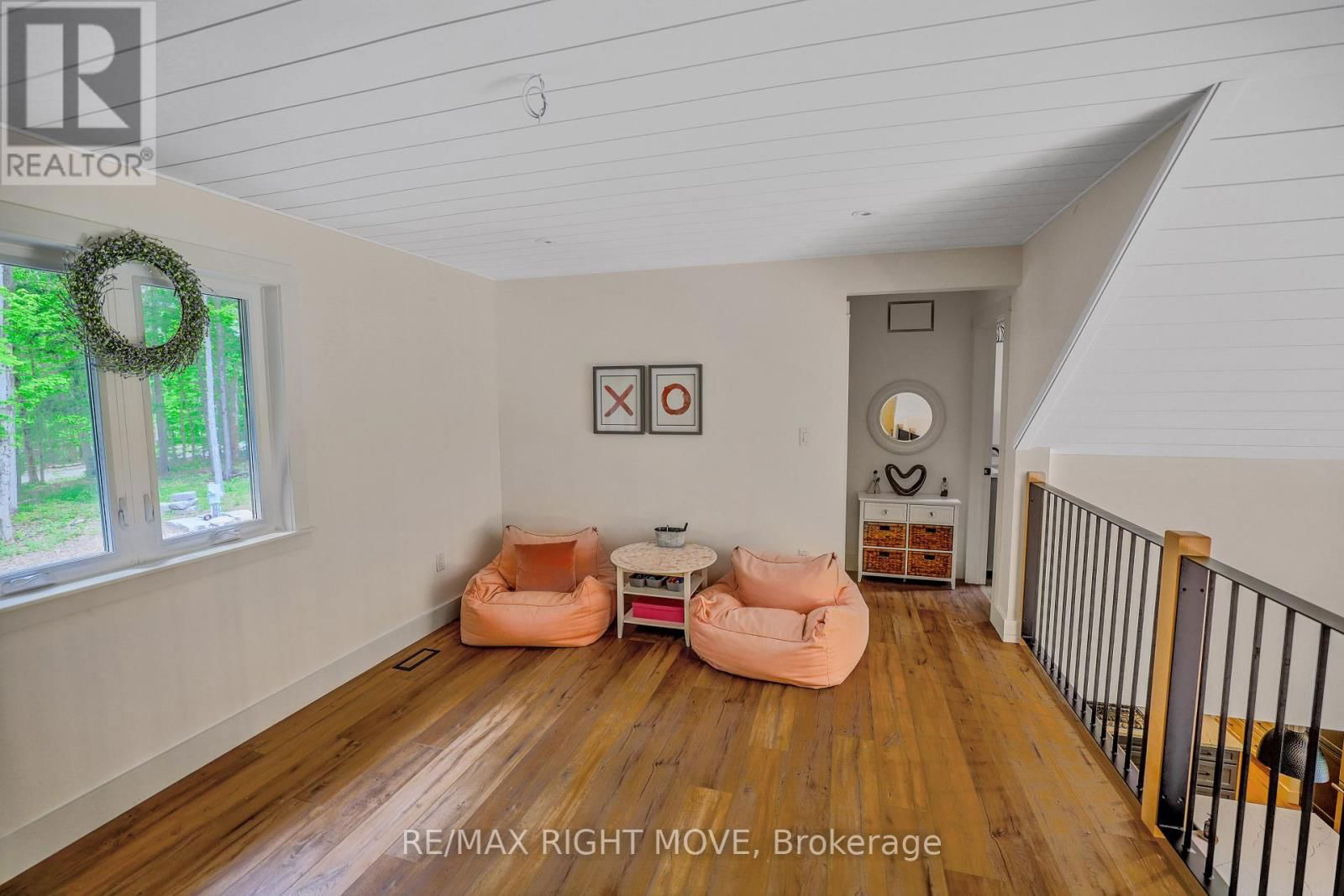 1025 DAVIS DRIVE Image 23