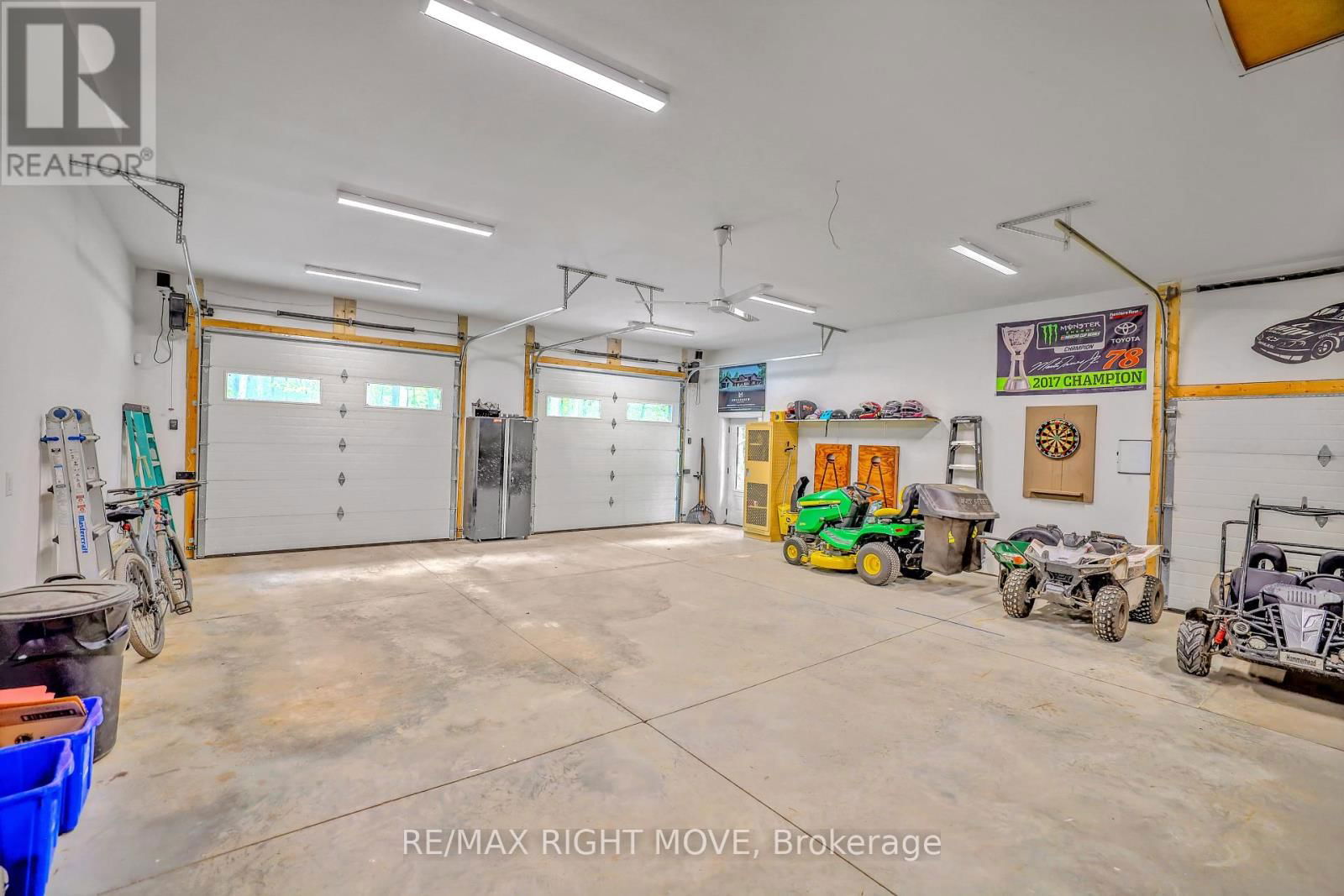 1025 DAVIS DRIVE Image 25