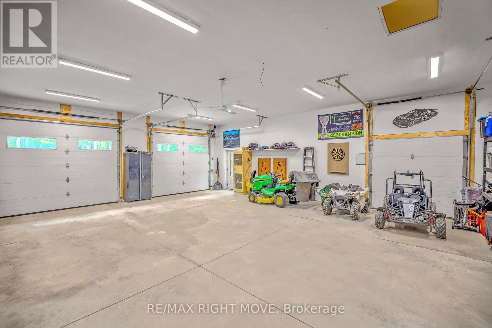 1025 DAVIS DRIVE Image 26