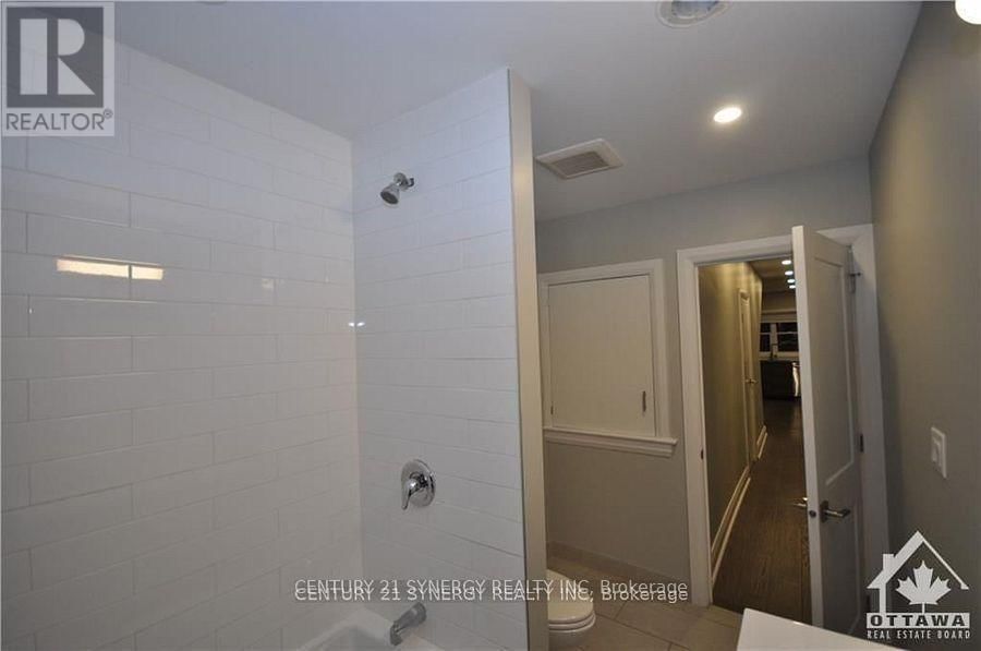 2 - 571 MCLEOD STREET Image 16
