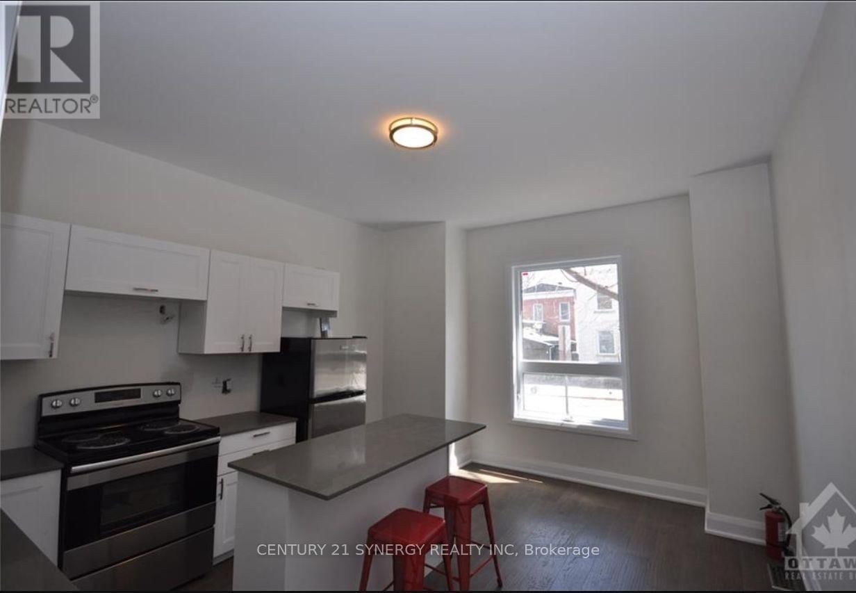 1A - 571 MCLEOD STREET Image 5