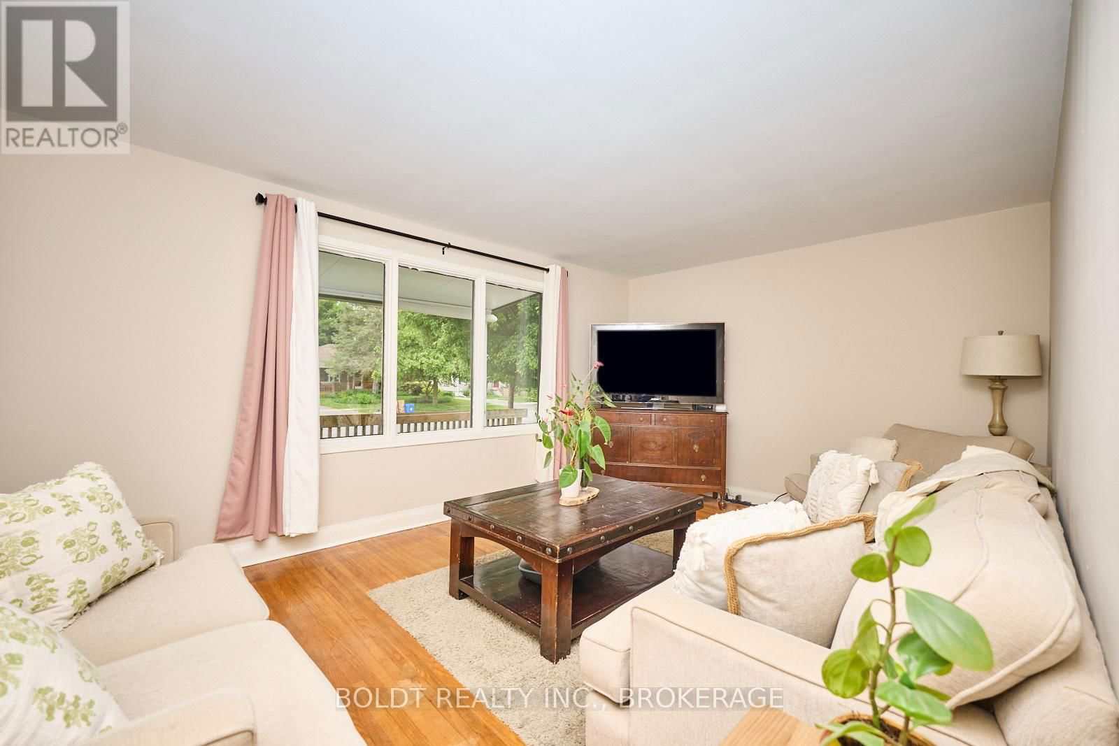 130 GADSBY AVENUE Image 11
