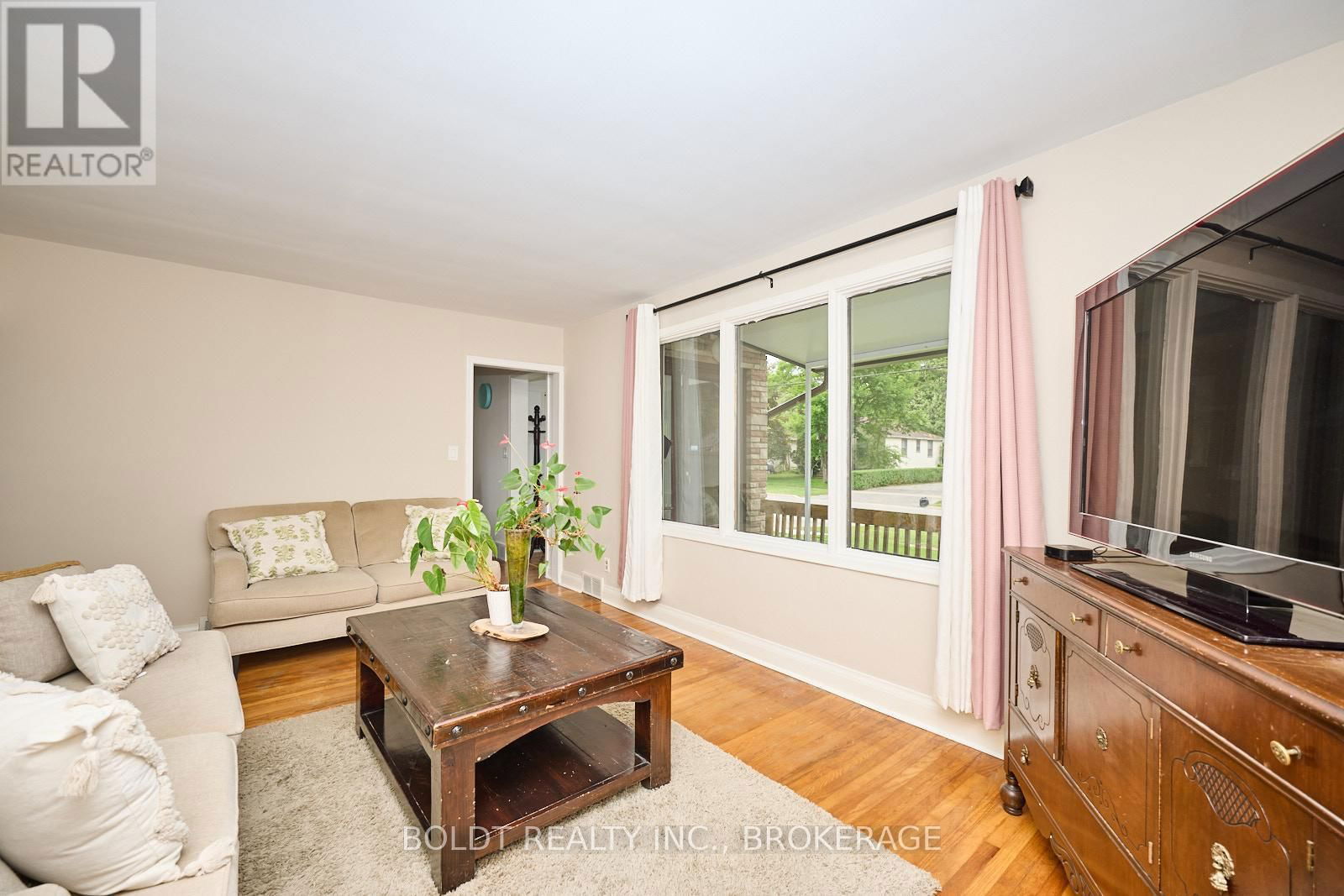 130 GADSBY AVENUE Image 13