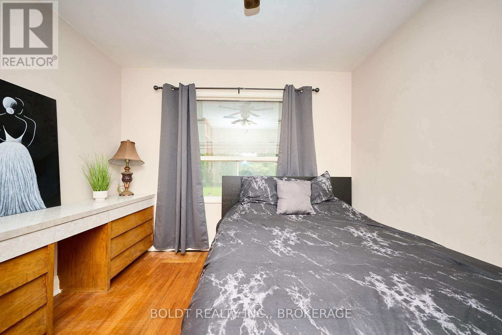 130 GADSBY AVENUE Image 15