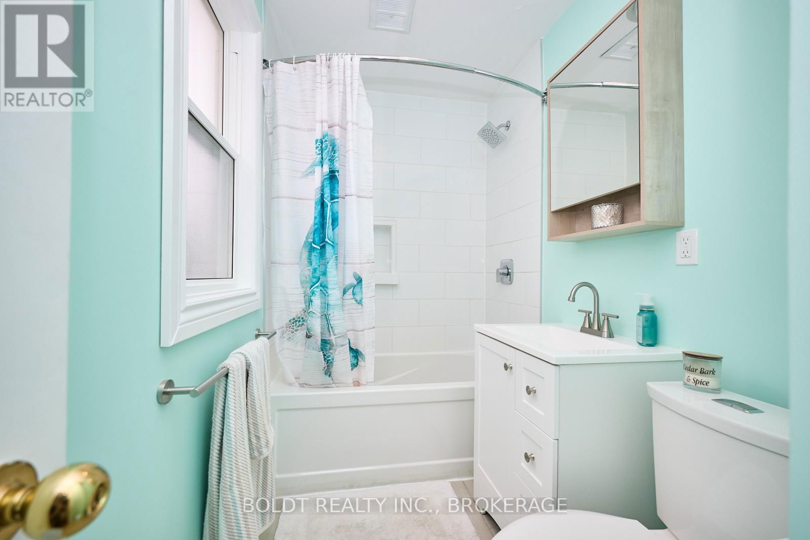 130 GADSBY AVENUE Image 16