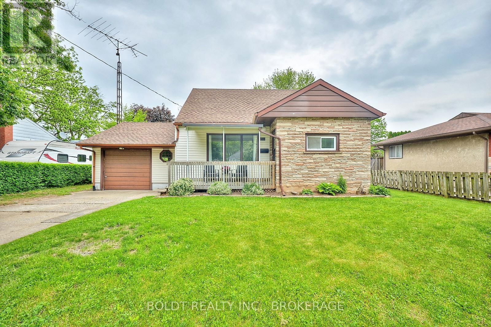 130 GADSBY AVENUE Image 2