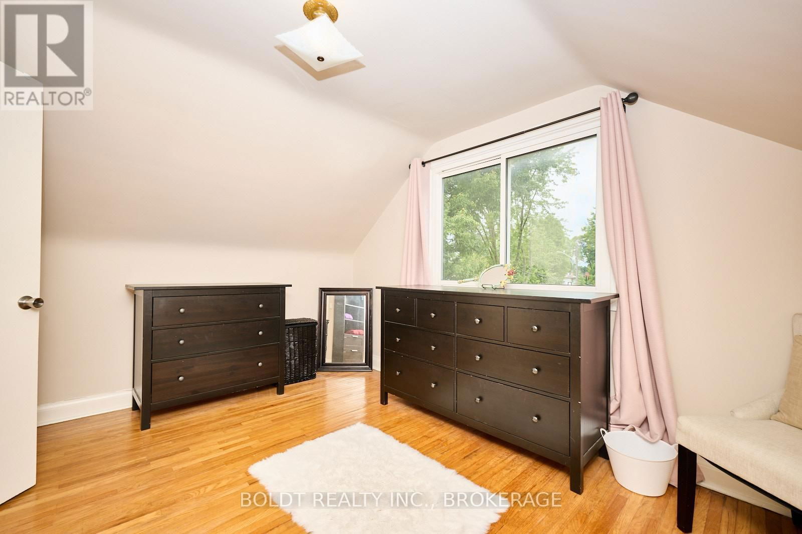 130 GADSBY AVENUE Image 20