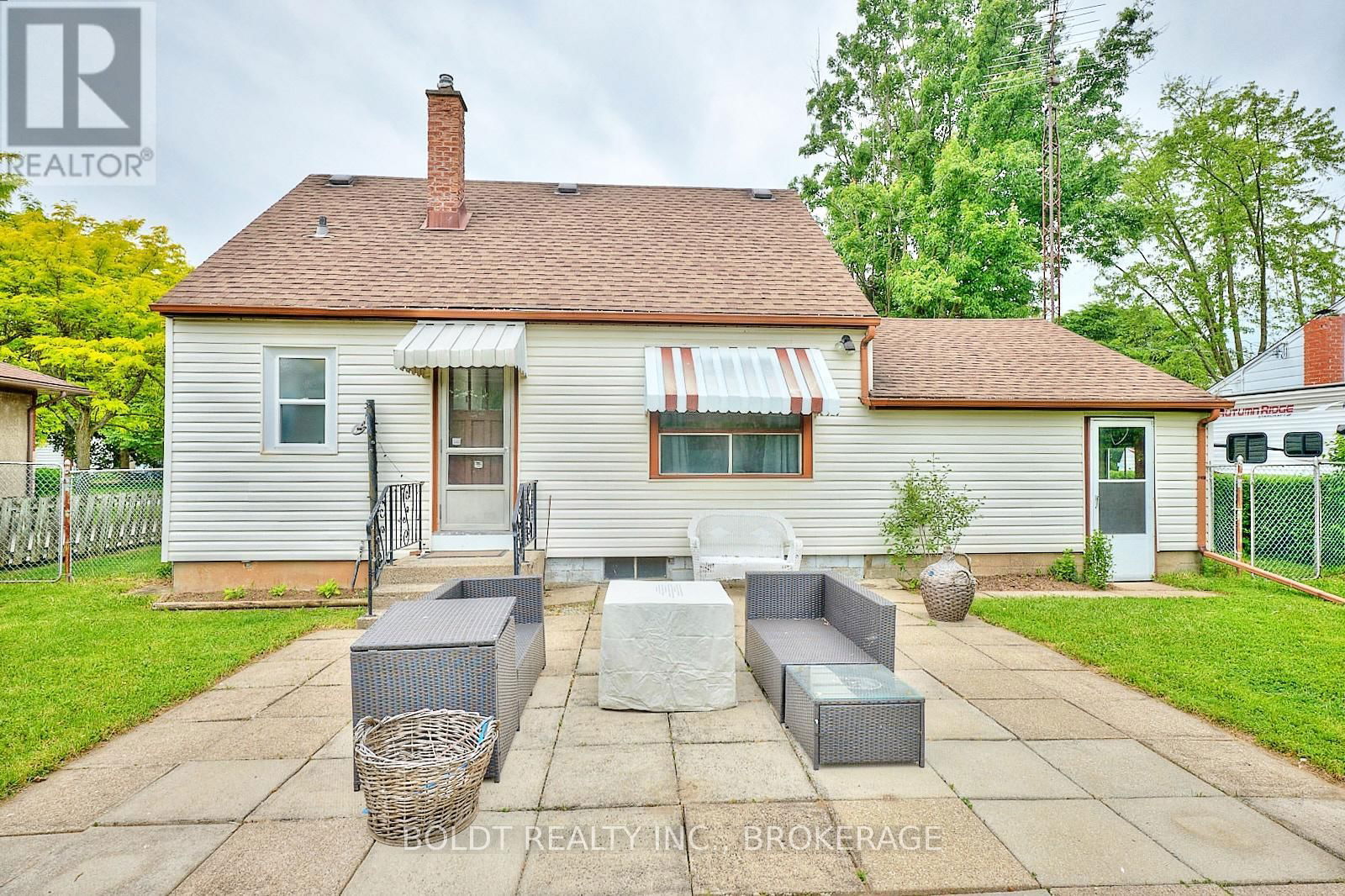 130 GADSBY AVENUE Image 26