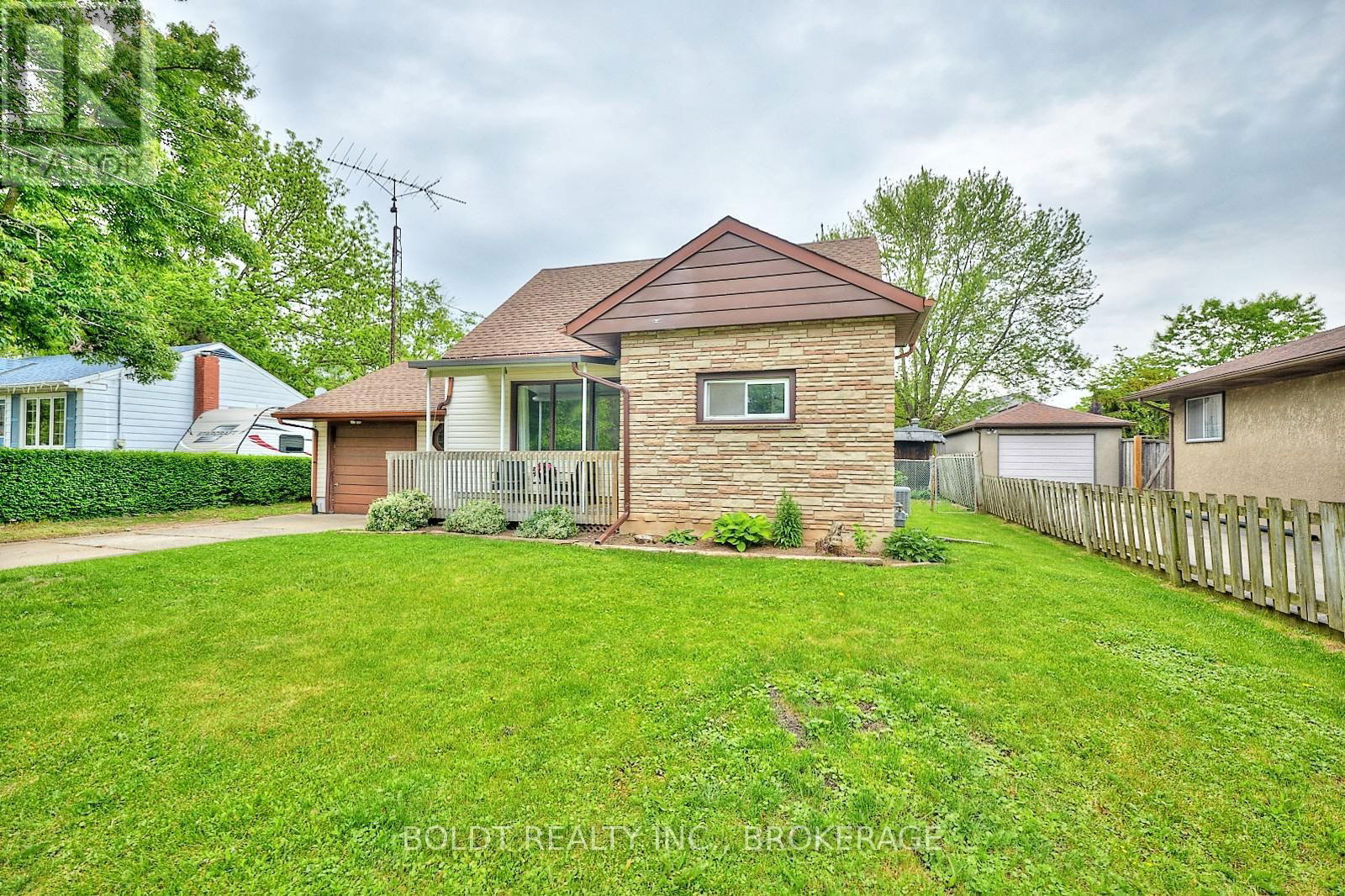 130 GADSBY AVENUE Image 3