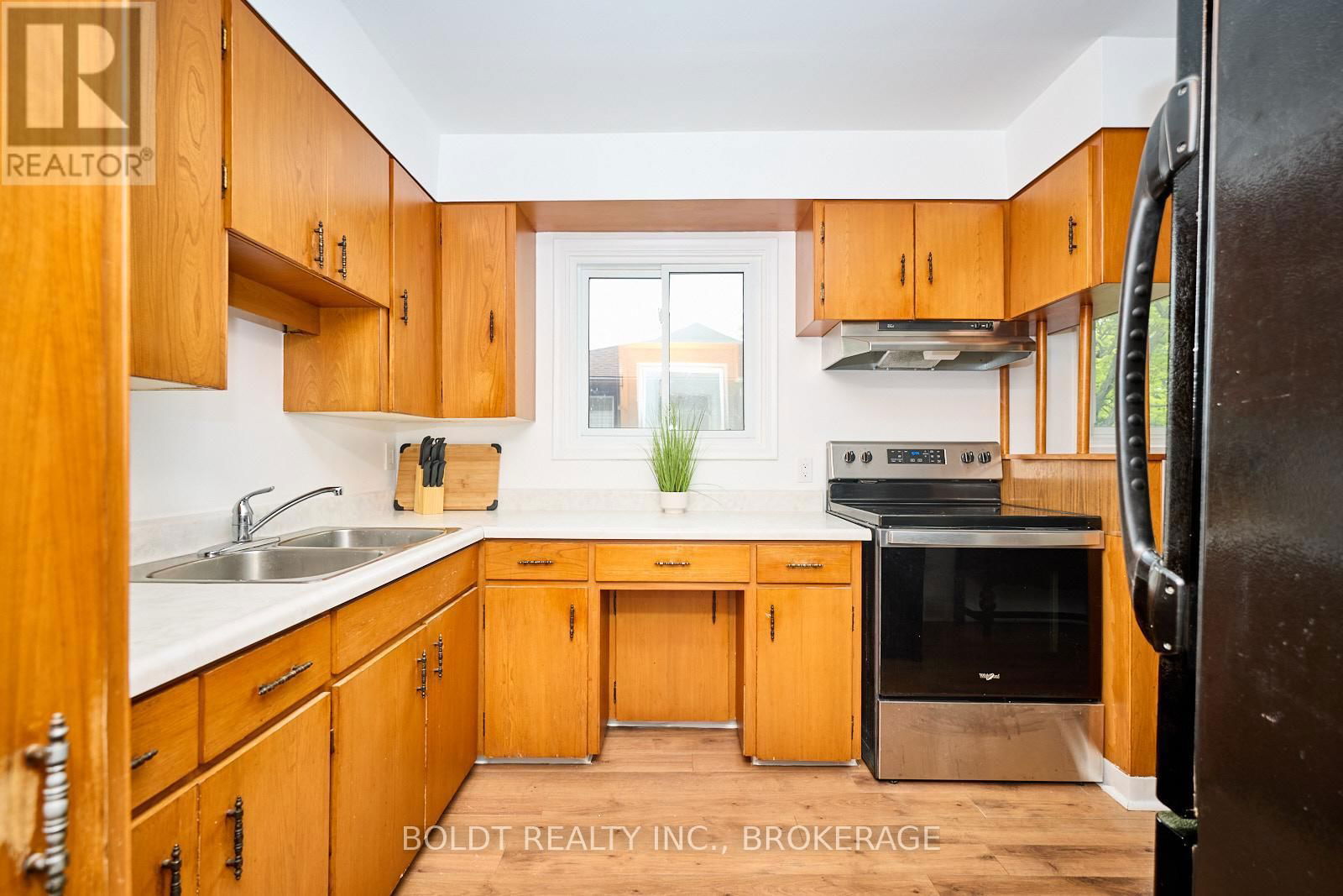 130 GADSBY AVENUE Image 8