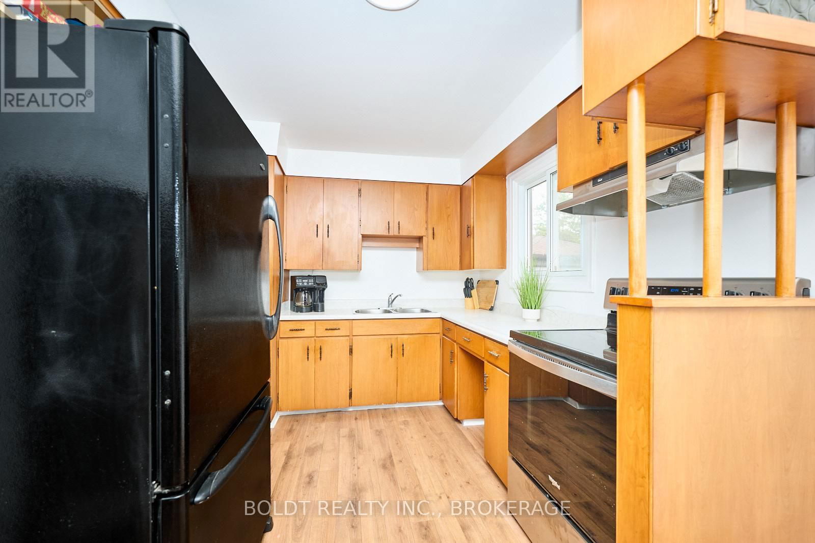 130 GADSBY AVENUE Image 9
