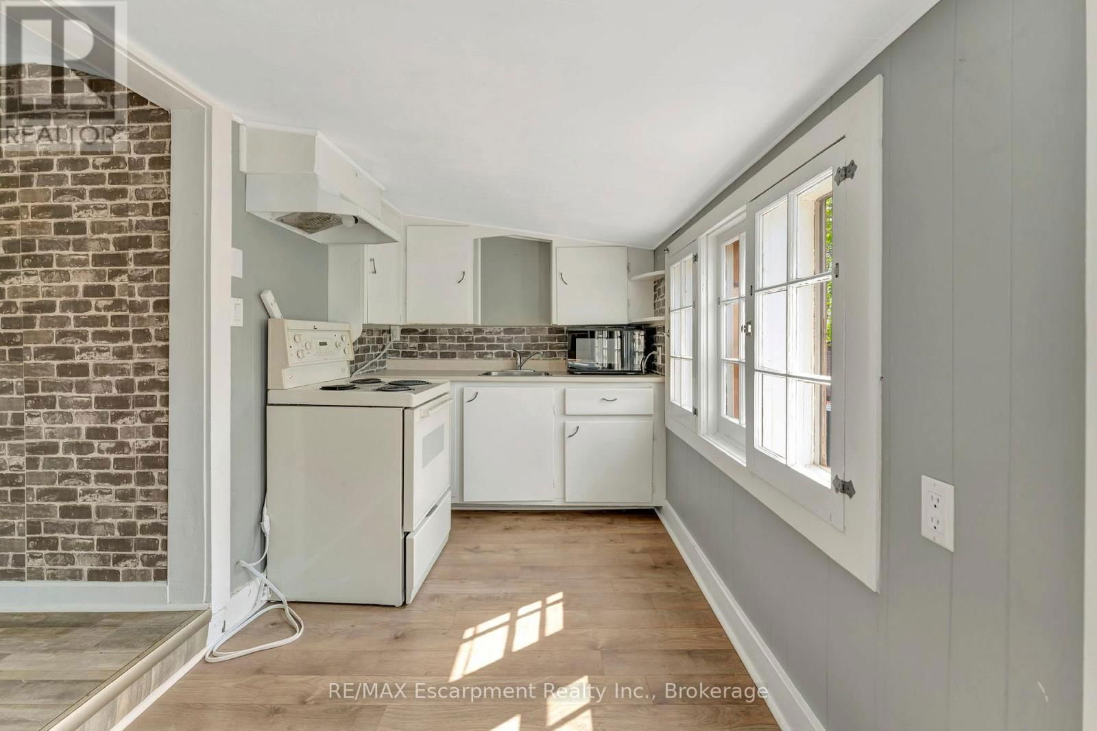 306 ST. PATRICK STREET WEST Image 45
