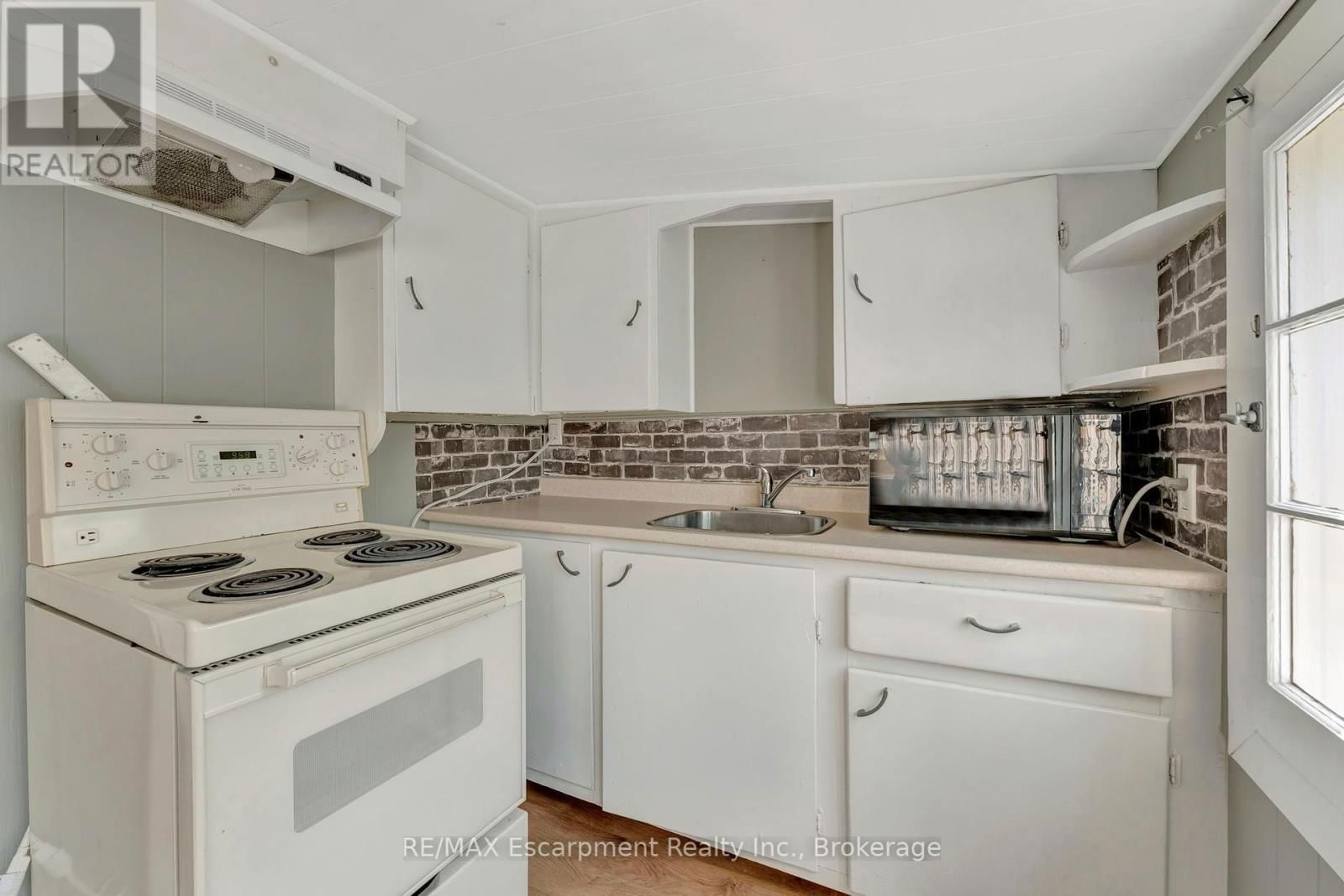 306 ST. PATRICK STREET WEST Image 46