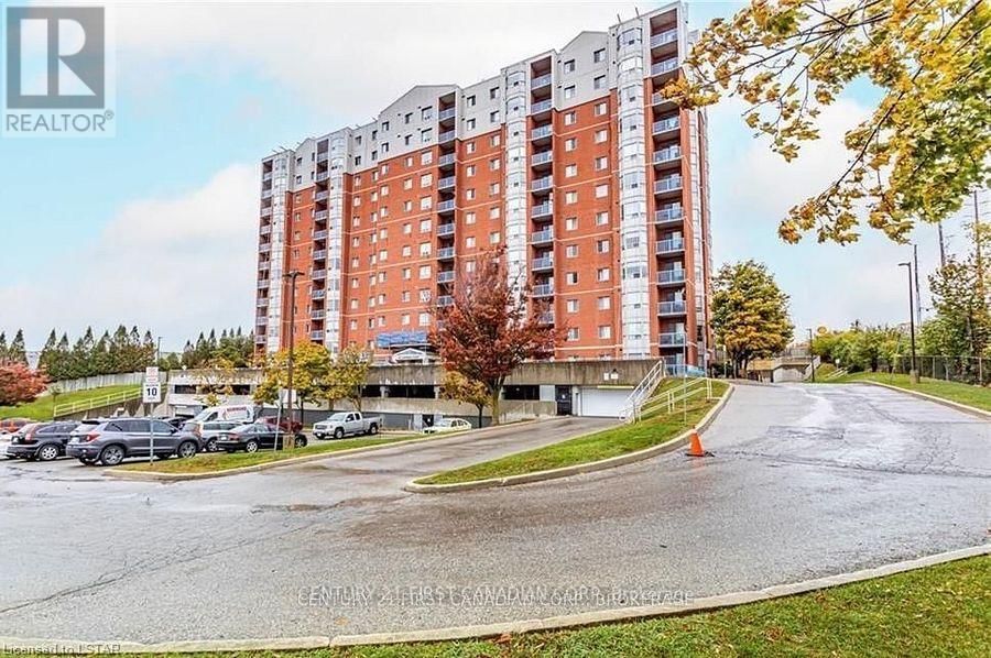 203 - 30 CHAPMAN COURT Image 1