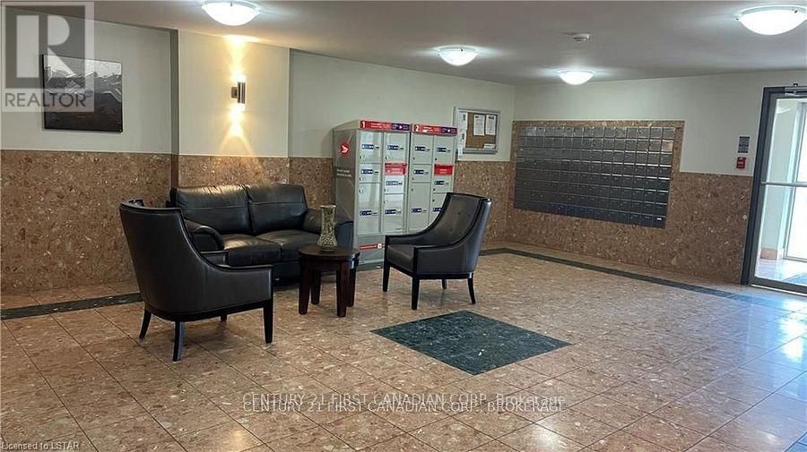 203 - 30 CHAPMAN COURT Image 19