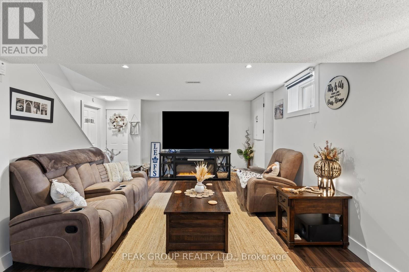 427 TRILLIUM AVENUE Image 30