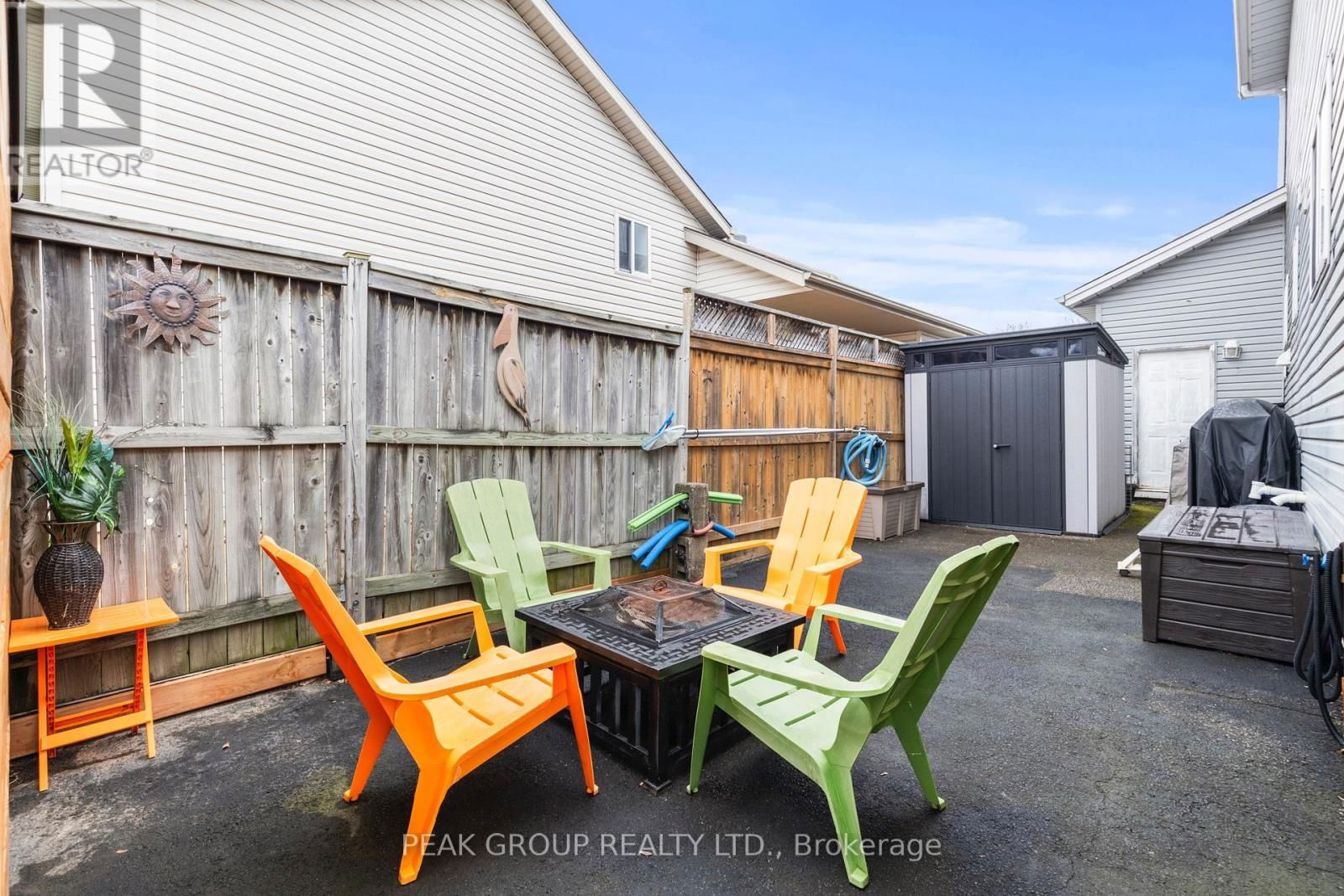 427 TRILLIUM AVENUE Image 38