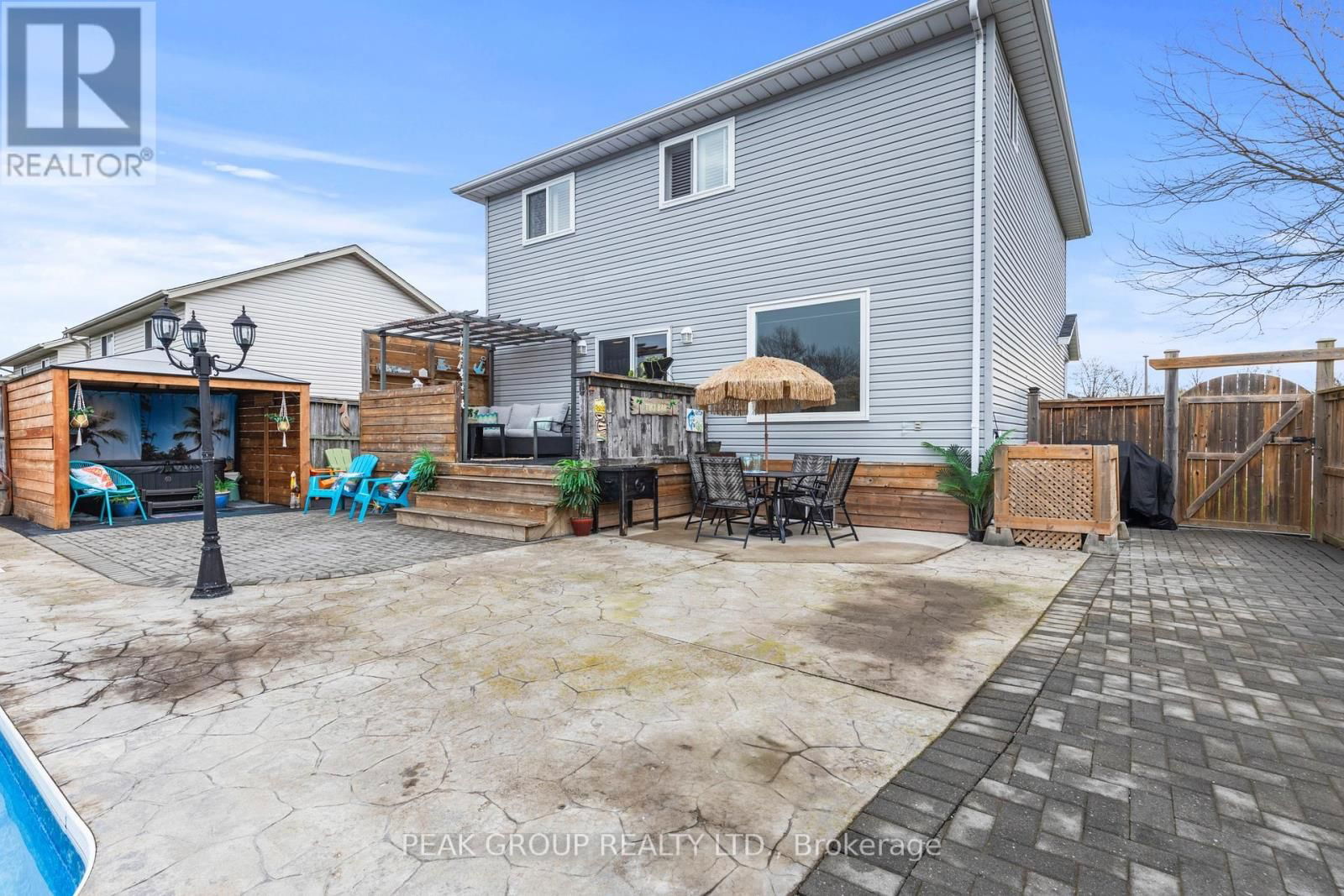 427 TRILLIUM AVENUE Image 40