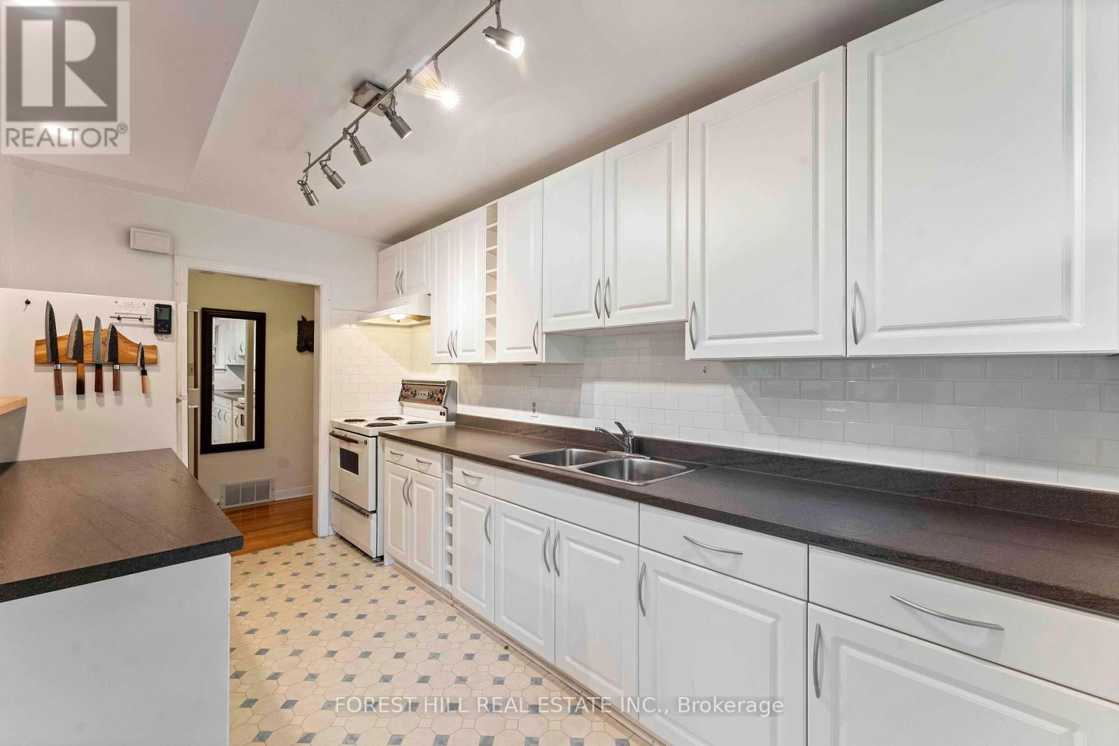 2 - 964 BAKERVALE DRIVE Image 7