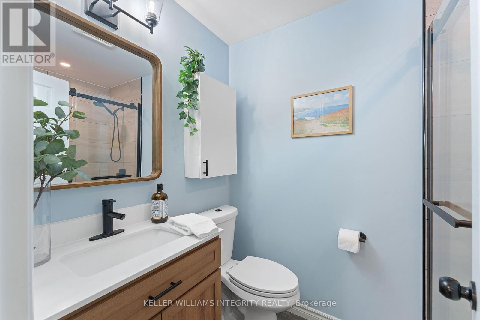 165 MAUDE STREET Image 12