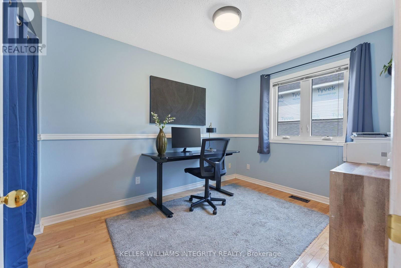 165 MAUDE STREET Image 14