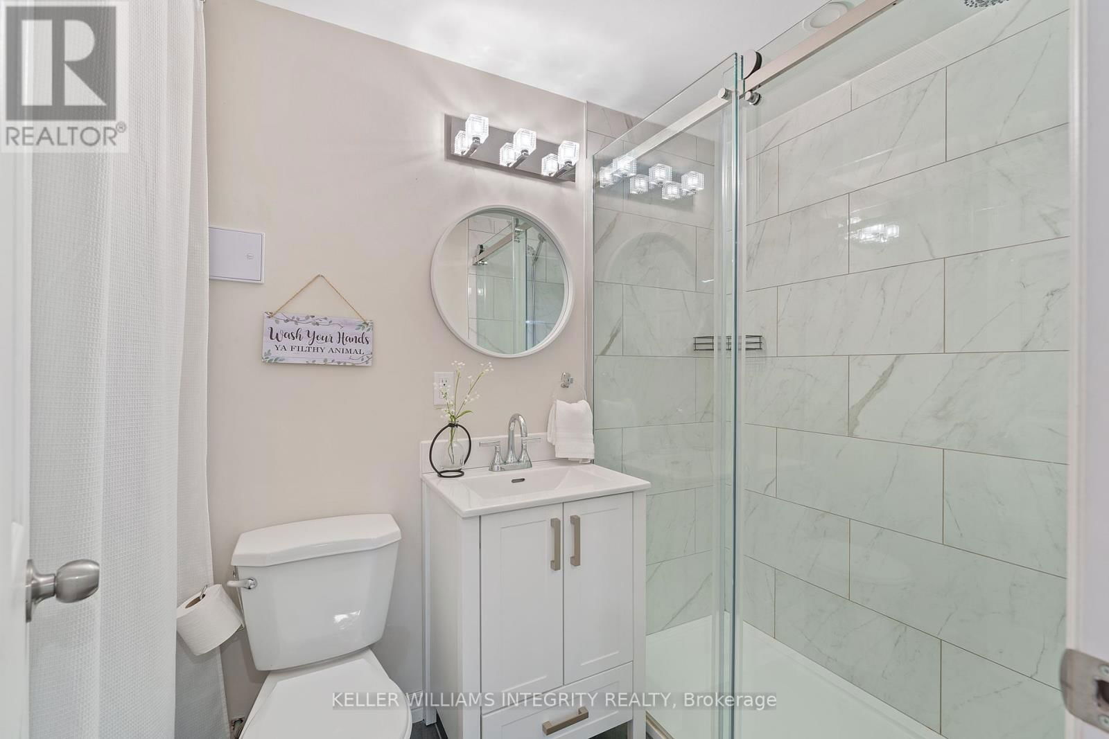 165 MAUDE STREET Image 22